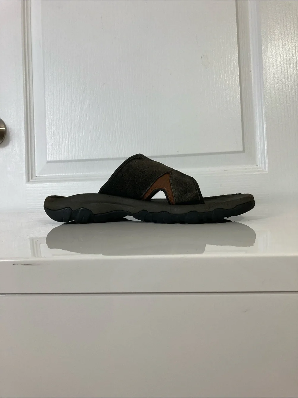 TEVA Sandals Men 9 Brown Cut-Out Slides